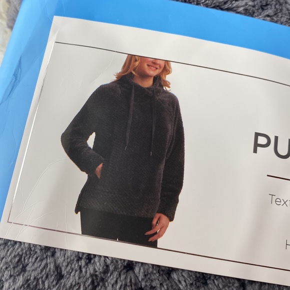 Pullover plush top - Picture 2 of 4